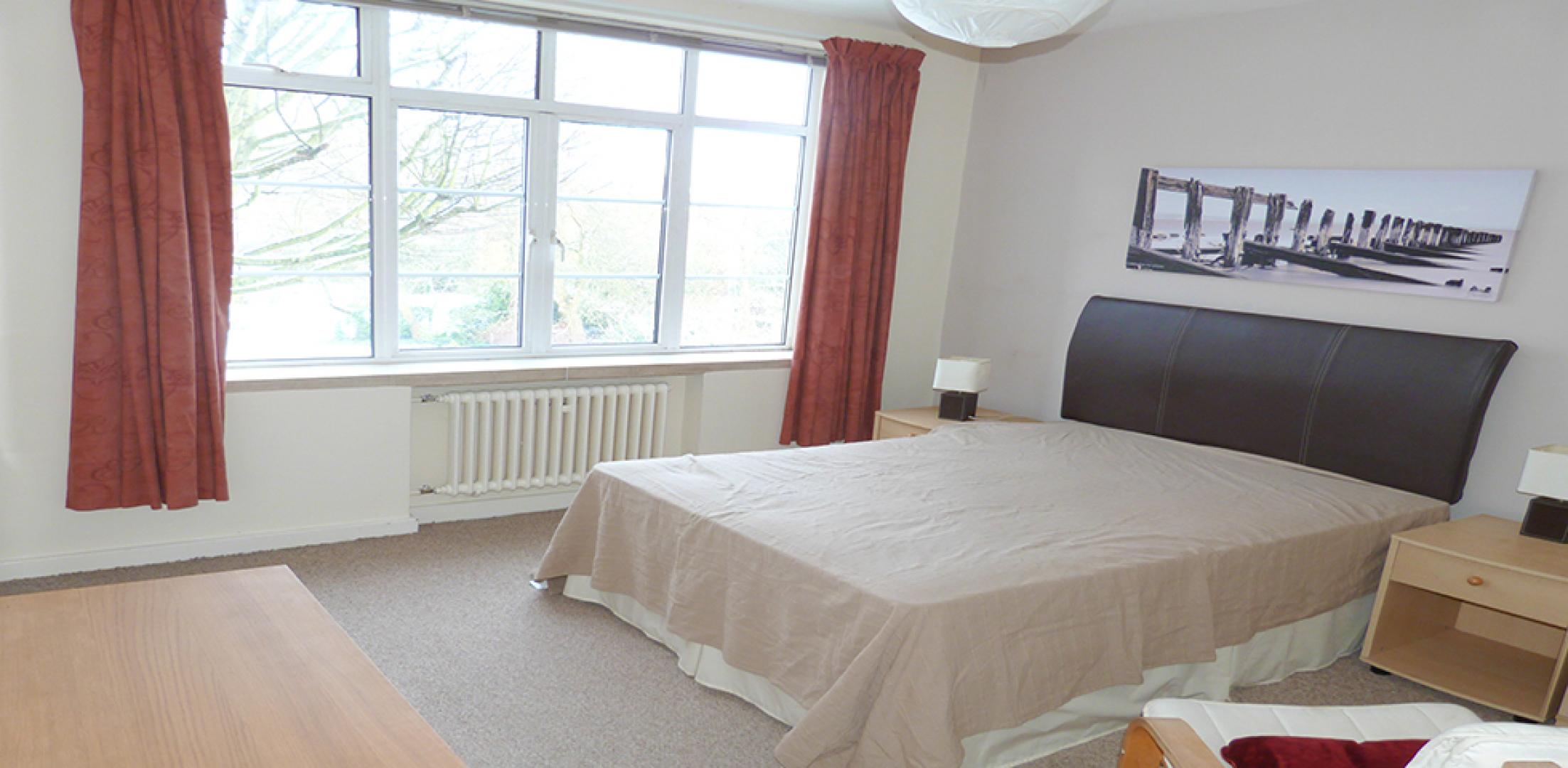			HEATING  and HOT WATER INCLUDED, 3 Bedroom, 1 bath, 1 reception Flat			 Willesden Lane, KILBURN/BRONDESBURY CONSERVATION AREA